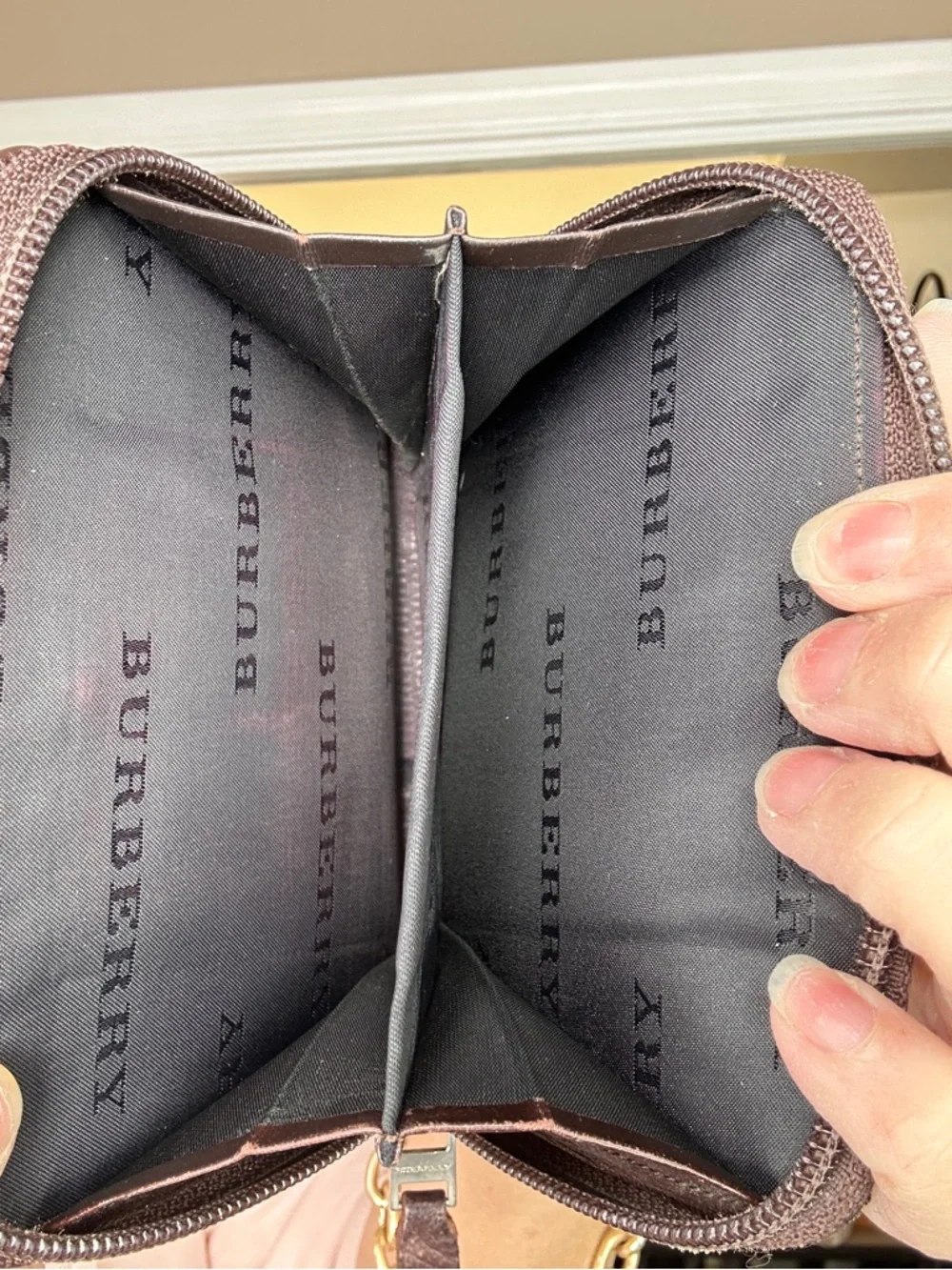 Authentic Burberry Nova Check wallet Canvas and Brown Leather Zip Wallet - Picture 9 of 11
